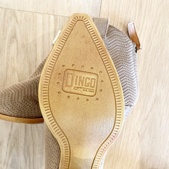 NWOB Dingo Kuster Taupe Suede Western Booties - Picture 12 of 15